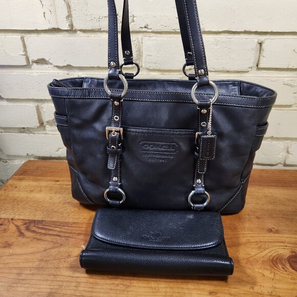Euc Coach Gallery Black Leather w/Wallet Shoulder Bag Purse